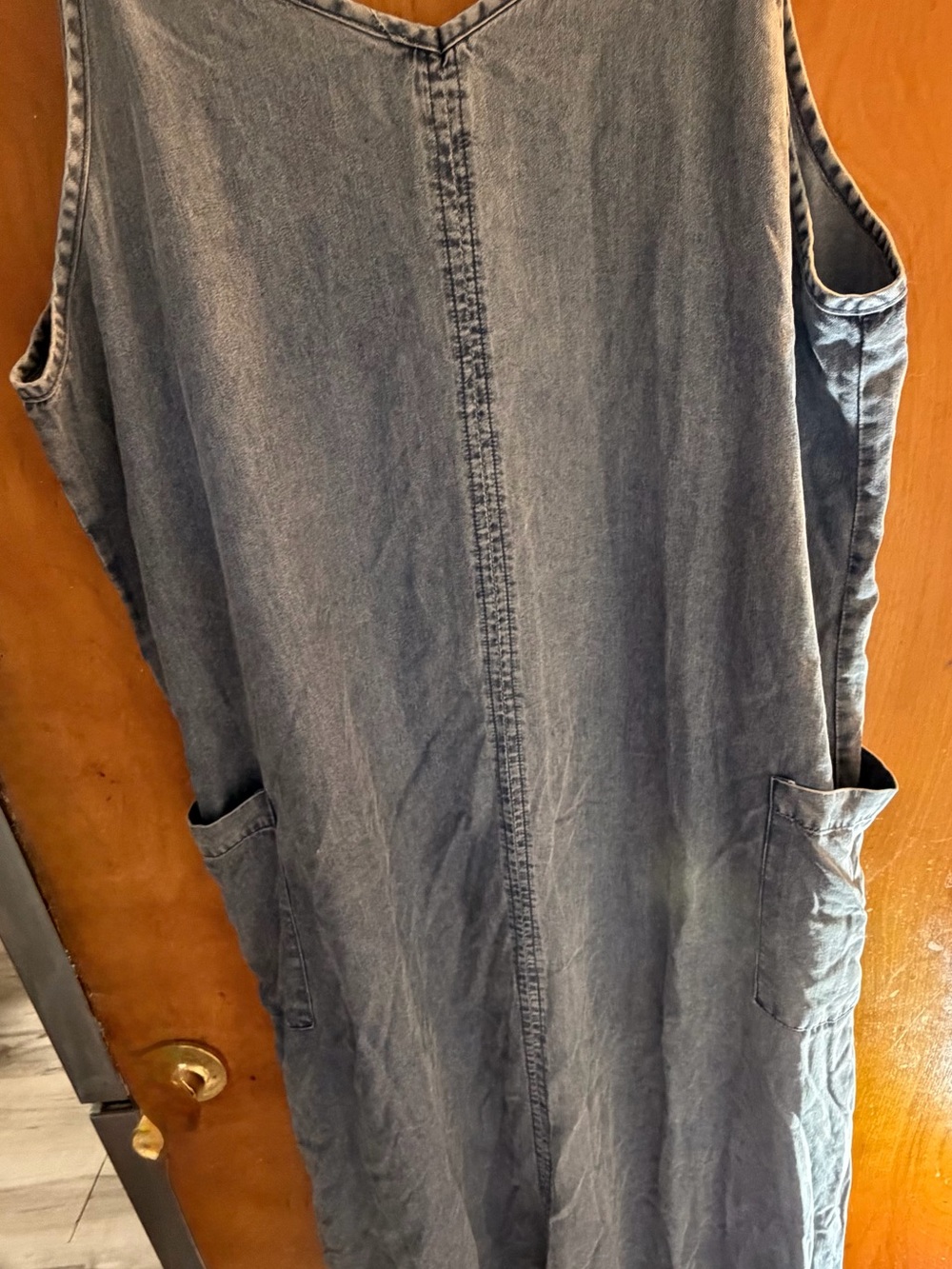 tea n rose Denim-Look Sleeveless Shift Dress in Faded Blue